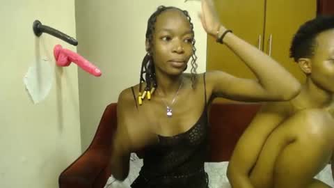 Snapshot of lilly_freak chatting on 05.28.26 Des online show from 05.28.26