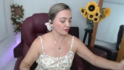 Snapshot of lilly_milf chatting on 06.22.26 Lilly online show from 06.22.26