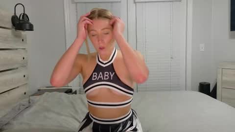 Snapshot of lillybabyxo chatting on 12.23.25 Lilly Baby Xo online show from 12.23.25