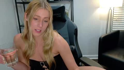 Snapshot of lillybabyxo chatting on 03.25.26 Lilly Baby Xo online show from 03.25.26