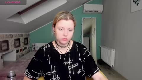 Snapshot of lillydepp chatting on 12.14.24 Lilly Depp online show from 12.14.24
