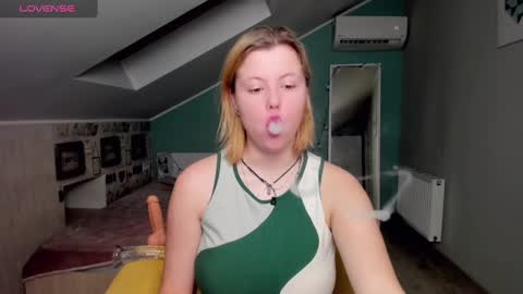 Snapshot of lillydepp chatting on 12.17.24 Lilly Depp online show from 12.17.24