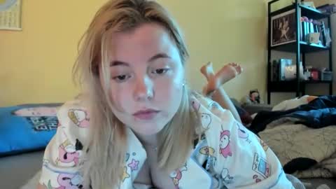 Snapshot of lillydepp chatting on 09.25.25 Lilly Depp online show from 09.25.25