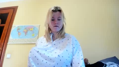 Snapshot of lillydepp chatting on 10.20.25 Lilly Depp online show from 10.20.25