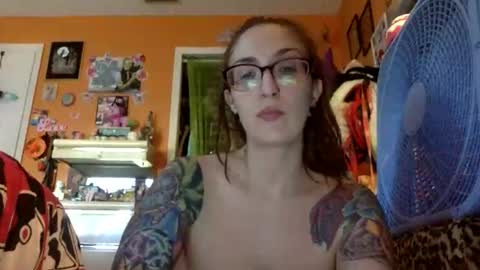 Snapshot of lillylushabae chatting on 11.14.25 hi guys im back on here 3 online show from 11.14.25