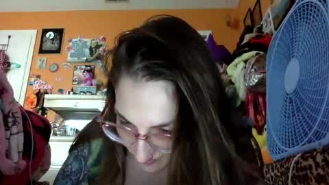 Snapshot of lillylushabae chatting on 01.08.26 hi guys im back on here 3 online show from 01.08.26