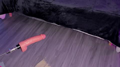 Lilly Ortiz online show from 01.04.25