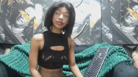 Snapshot of lilmissbaddiexxx chatting on 07.17.26 lilmissbaddiexxx online show from 07.17.26