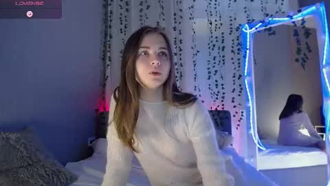 lilu__moon online show from 10.17.25