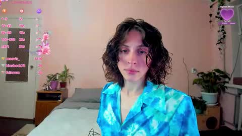 Snapshot of lily__love chatting on 09.28.25 LILY online show from 09.28.25