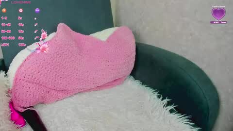 Snapshot of lily__love chatting on 11.13.25 LILY online show from 11.13.25