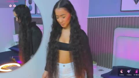 Snapshot of lily__star chatting on 10.26.25 lily online show from 10.26.25