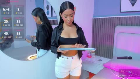 Snapshot of lily__star chatting on 10.31.25 lily online show from 10.31.25