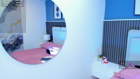 Snapshot of lily__star chatting on 11.09.25 lily online show from 11.09.25