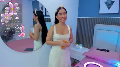 Snapshot of lily__star chatting on 11.19.25 lily online show from 11.19.25