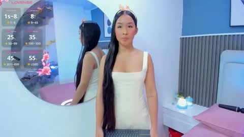 Snapshot of lily__star chatting on 11.26.25 lily online show from 11.26.25