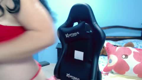 Snapshot of lily_benet1 chatting on 11.20.25 LILYB online show from 11.20.25