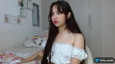 Snapshot of lily_crushx chatting on 10.06.25 Lirio online show from 10.06.25