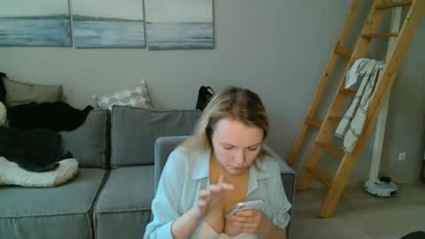 Lily dollyx online show from 11.28.25