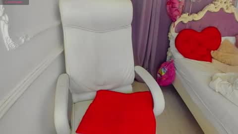 Lily online show from 04.30.26