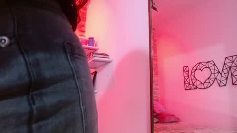Snapshot of lily_ponce chatting on 04.30.26 Lily online show from 04.30.26