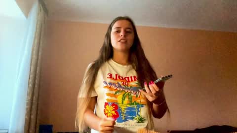 Snapshot of lily_smily chatting on 02.08.25 Lily online show from 02.08.25