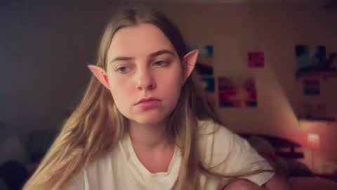 Snapshot of lily_smily chatting on 10.27.25 Lily online show from 10.27.25