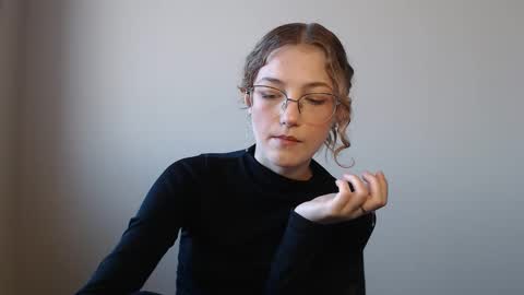 small lily online show from 03.03.26