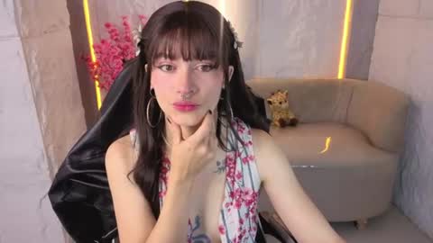 Snapshot of lily_tx chatting on 06.12.26 Follow me.. Live 730 to 1400 online show from 06.12.26
