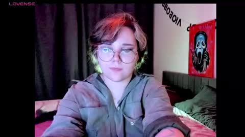 Snapshot of lily_violettt chatting on 06.17.26 Lily online show from 06.17.26