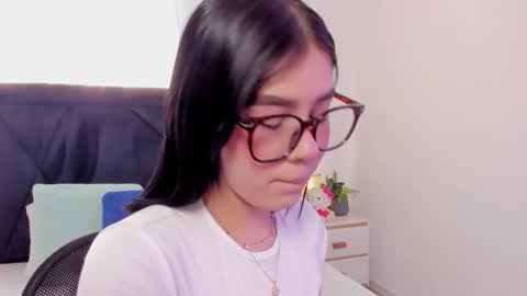 LilyWoodz online show from 02.08.26