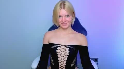 lilydavisss online show from 06.16.26