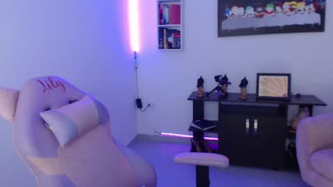Lily online show from 05.04.26
