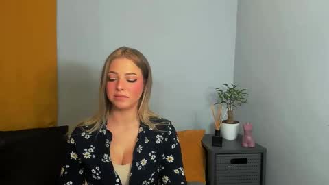Lily online show from 03.02.25