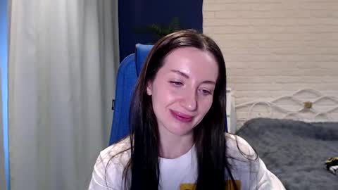 Snapshot of lilymellow chatting on 05.12.26 Lily online show from 05.12.26