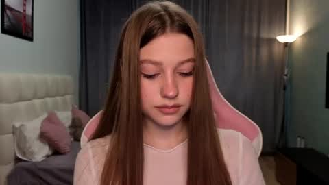 Snapshot of lilymoore69 chatting on 06.18.26 Lily online show from 06.18.26