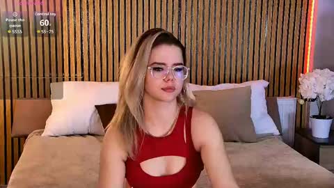 Snapshot of lilyrabbit chatting on 05.29.26 Rose online show from 05.29.26