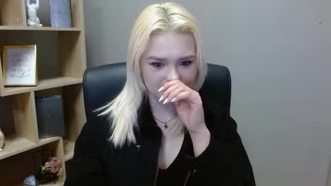 Lily online show from 02.17.26