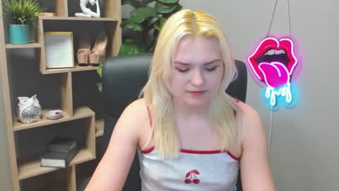Lily online show from 03.27.26