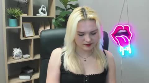 Lily online show from 04.15.26