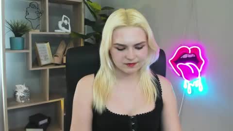 Lily online show from 04.28.26