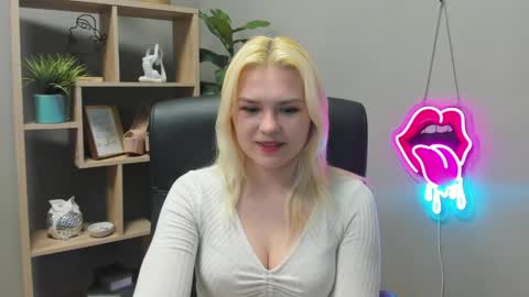 Lily online show from 05.06.26