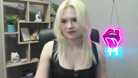 Lily online show from 05.08.26