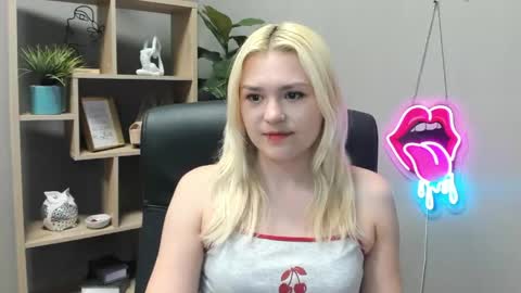 Lily online show from 05.11.26