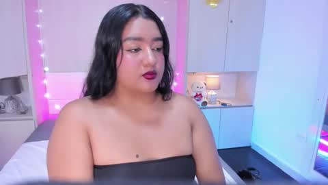 lilywhitee1 online show from 12.17.25