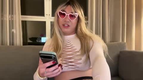 Snapshot of lilyxoxoxo chatting on 02.08.26 lilyxoxoxo online show from 02.08.26