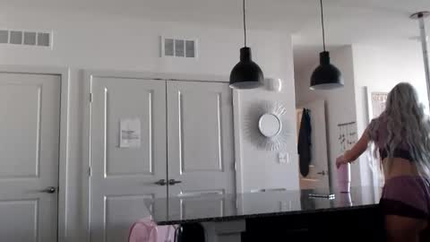 Lily Monroe online show from 10.16.25