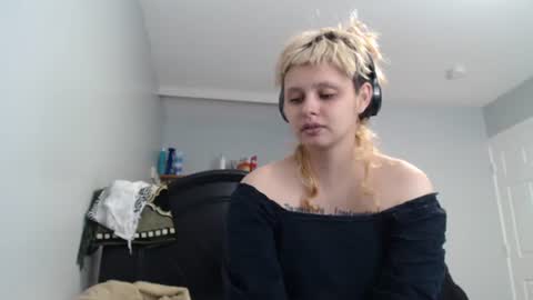 Snapshot of liminaldoll chatting on 06.06.26 Liminal online show from 06.06.26