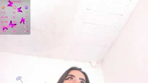 Snapshot of lin_jayani chatting on 11.25.25 Lin online show from 11.25.25