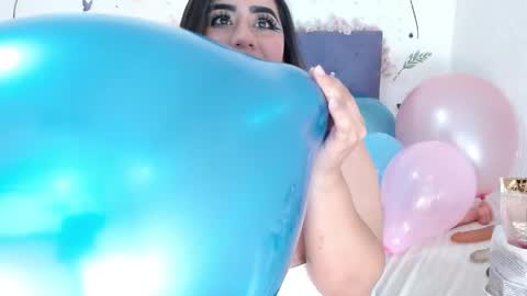 Snapshot of lin_jayani chatting on 03.27.26 Lin online show from 03.27.26